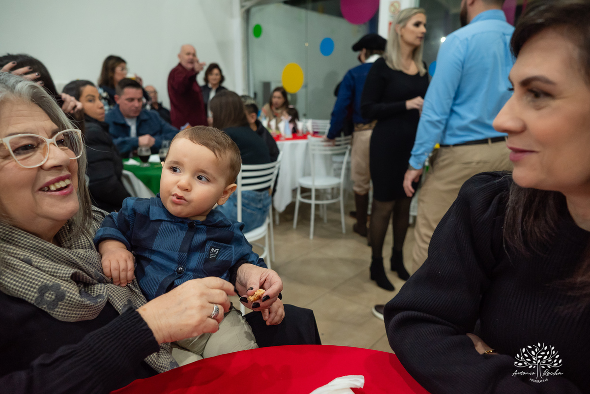 primeiro aninho-fazendinha-fotógrafo de festa infantil-fotos de família-salão Loly Pop-playground-parabéns-registros fotográficos-dia especial-cliques do aniversário-festa colorida e alegre-fotografia espontânea-Antonio Rocha Fotografias-Pelotas