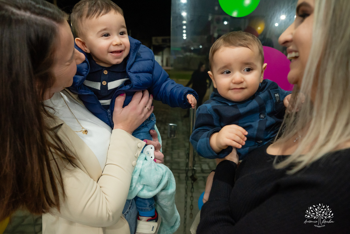 primeiro aninho-fazendinha-fotógrafo de festa infantil-fotos de família-salão Loly Pop-playground-parabéns-registros fotográficos-dia especial-cliques do aniversário-festa colorida e alegre-fotografia espontânea-Antonio Rocha Fotografias-Pelotas