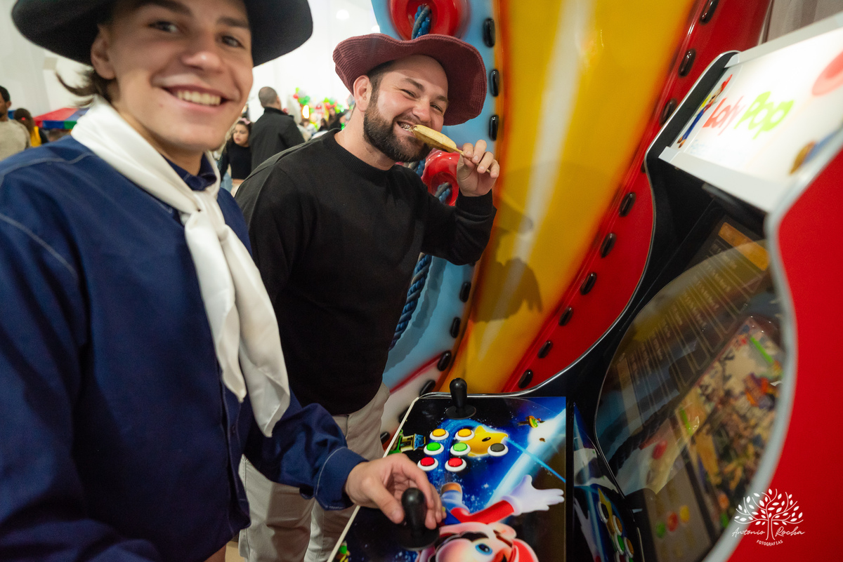 primeiro aninho-fazendinha-fotógrafo de festa infantil-fotos de família-salão Loly Pop-playground-parabéns-registros fotográficos-dia especial-cliques do aniversário-festa colorida e alegre-fotografia espontânea-Antonio Rocha Fotografias-Pelotas