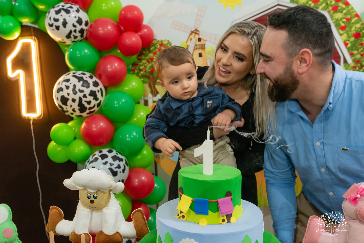 primeiro aninho-fazendinha-fotógrafo de festa infantil-fotos de família-salão Loly Pop-playground-parabéns-registros fotográficos-dia especial-cliques do aniversário-festa colorida e alegre-fotografia espontânea-Antonio Rocha Fotografias-Pelotas