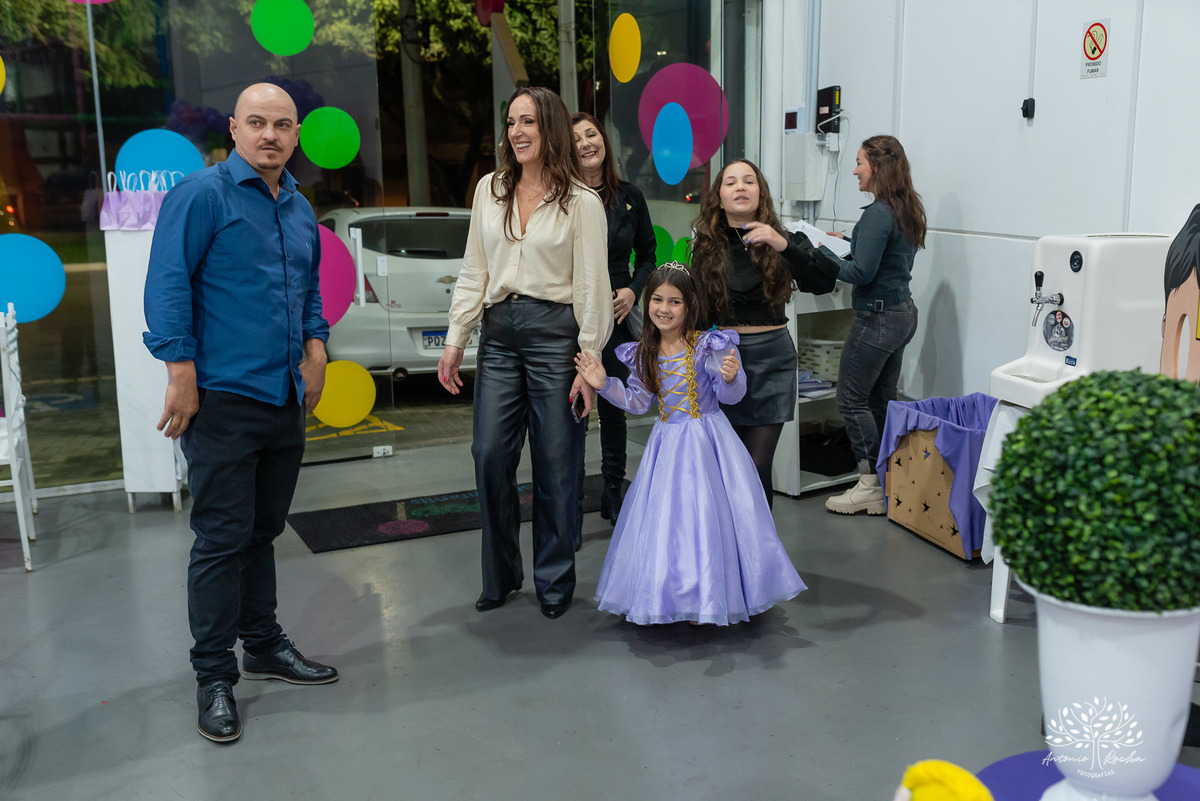 
Festa de aniversário-Esther-Enrolados-princesa-aniversário infantil-fotografia de festa-mesa do bolo-playground-brincadeiras infantis-cabra-cega-espontaneidade-fotografia profissional- Loly Pop-Pelotas-Antonio Rocha Fotografias