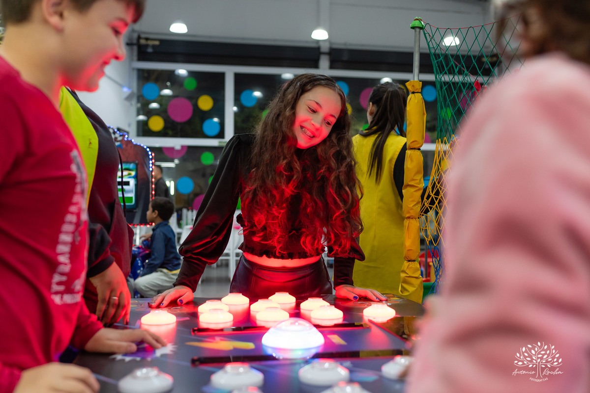 Festa de aniversário-Esther-Enrolados-princesa-aniversário infantil-fotografia de festa-mesa do bolo-playground-brincadeiras infantis-cabra-cega-espontaneidade-fotografia profissional- Loly Pop-Pelotas-Antonio Rocha Fotografias