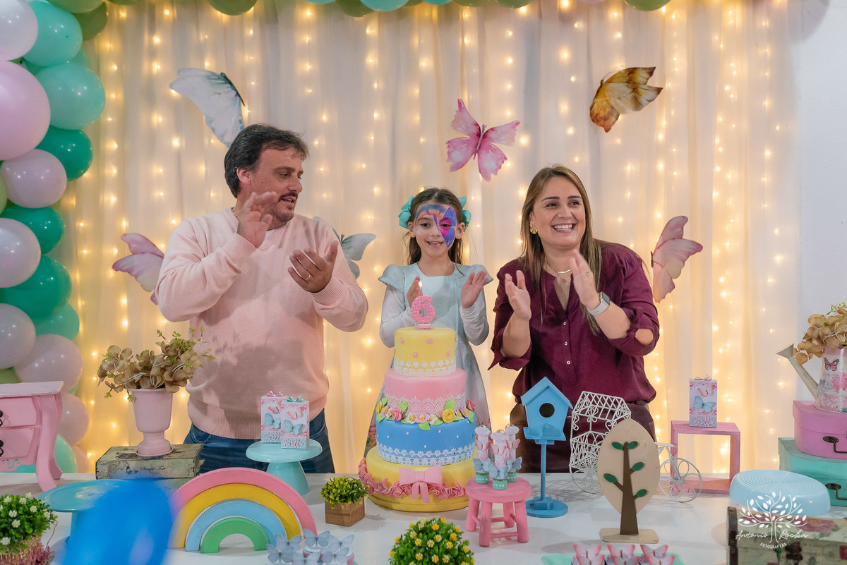 aniversário - festa infantil - brincadeiras - palhaça Tilika - diversão - pular corda - pinturas faciais - dança das cadeiras-mesa do bolo-playground- parabéns-primos-celebração-fotos especiais-Pelotas-Antonio Rocha Fotografias-Cliff Kids