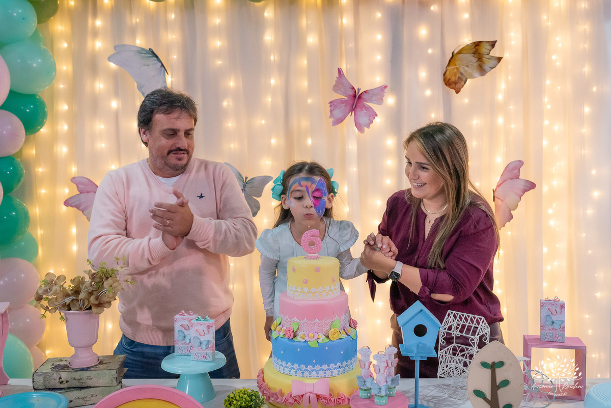 aniversário - festa infantil - brincadeiras - palhaça Tilika - diversão - pular corda - pinturas faciais - dança das cadeiras-mesa do bolo-playground- parabéns-primos-celebração-fotos especiais-Pelotas-Antonio Rocha Fotografias-Cliff Kids