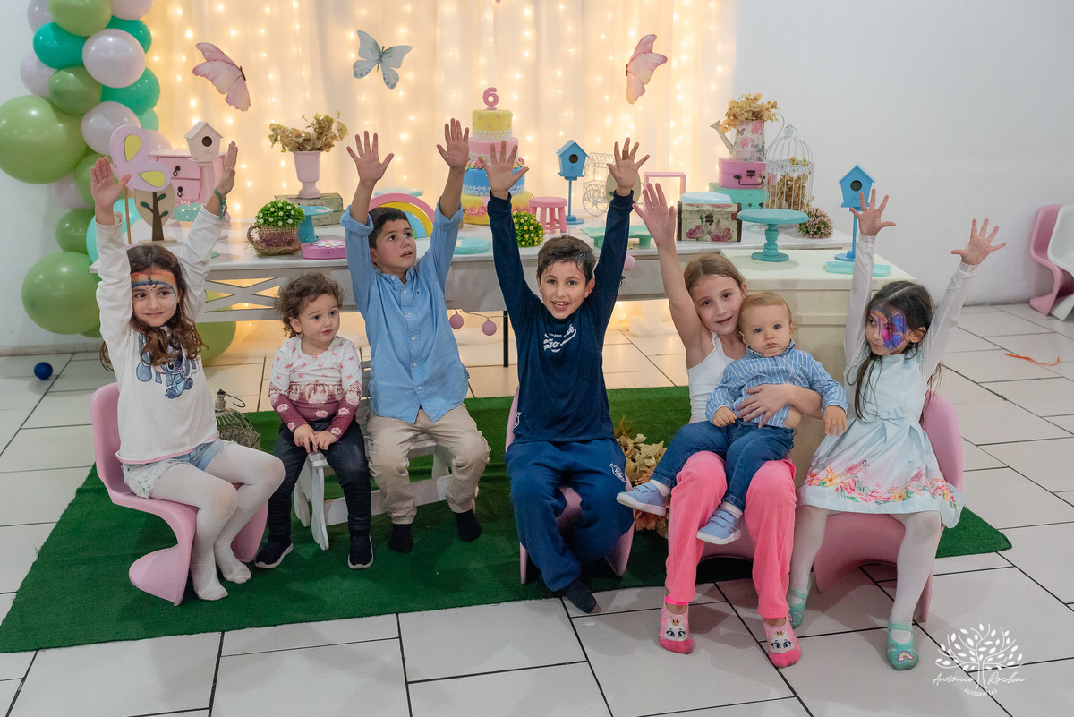 aniversário - festa infantil - brincadeiras - palhaça Tilika - diversão - pular corda - pinturas faciais - dança das cadeiras-mesa do bolo-playground- parabéns-primos-celebração-fotos especiais-Pelotas-Antonio Rocha Fotografias-Cliff Kids