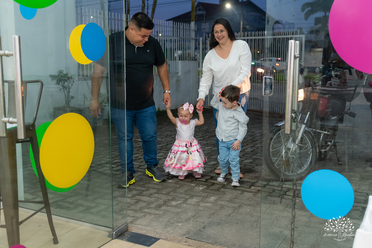primeiro aninho-Emanuelly-caçula-Benjamin-Lucas-Franciele- sorriso lindo-decoração Minnie Mouse-roda gigante kids -parabéns-alegria- Antonio Rocha Fotografias-Pelotas-Loly Pop-Pelotas