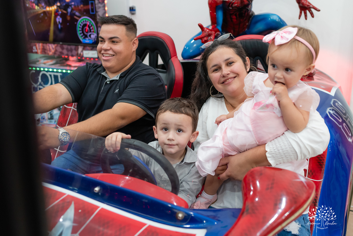 primeiro aninho-Emanuelly-caçula-Benjamin-Lucas-Franciele- sorriso lindo-decoração Minnie Mouse-roda gigante kids -parabéns-alegria- Antonio Rocha Fotografias-Pelotas-Loly Pop-Pelotas