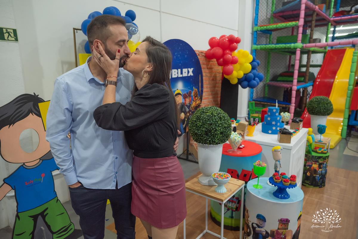 festa de aniversário - Caio 9 anos - fotógrafo de festas infantis - fotografia de aniversários - fotografia espontânea - família e amigos - crianças brincando - caras e bocas - riso fácil - Antonio Rocha Fotografias - fotos de família - Pelotas