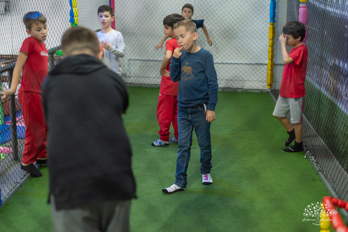 festa de aniversário - Caio 9 anos - fotógrafo de festas infantis - fotografia de aniversários - fotografia espontânea - família e amigos - crianças brincando - caras e bocas - riso fácil - Antonio Rocha Fotografias - fotos de família - Pelotas
