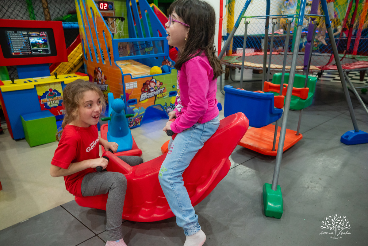 festa de aniversário - Caio 9 anos - fotógrafo de festas infantis - fotografia de aniversários - fotografia espontânea - família e amigos - crianças brincando - caras e bocas - riso fácil - Antonio Rocha Fotografias - fotos de família - Pelotas