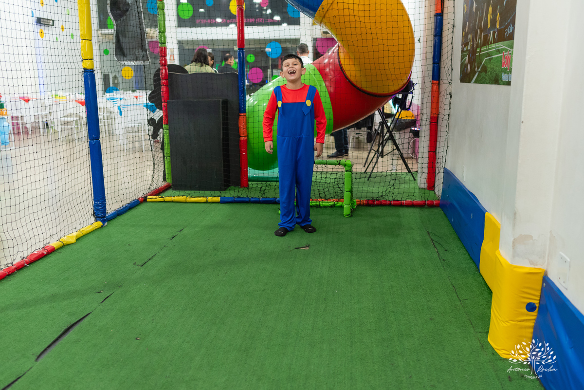 festa-de-aniversário - Super-Mário-Bross -cama elástica - Hoverboard - diversão - alegria - celebração - amigos - família - gratidão - confiança - fotografia - decoração-temática – Loly Pop - Antonio-Rocha-Fotografias-Pelotas