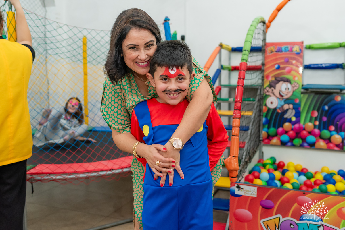 festa-de-aniversário - Super-Mário-Bross -cama elástica - Hoverboard - diversão - alegria - celebração - amigos - família - gratidão - confiança - fotografia - decoração-temática – Loly Pop - Antonio-Rocha-Fotografias-Pelotas