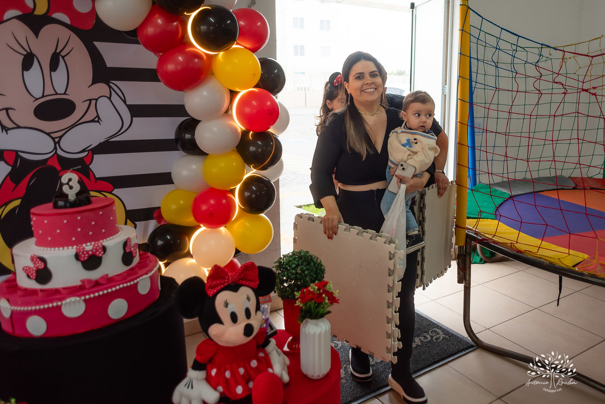 Fotografia infantil - 3 anos - Minnie - Ensaios fotográficos - Primeira infância - Churrasco de aniversário - Comemoração intimista - Fotógrafo profissional - Festas de aniversário - Fotografia de família - Antonio Rocha Fotografias - Pelotas