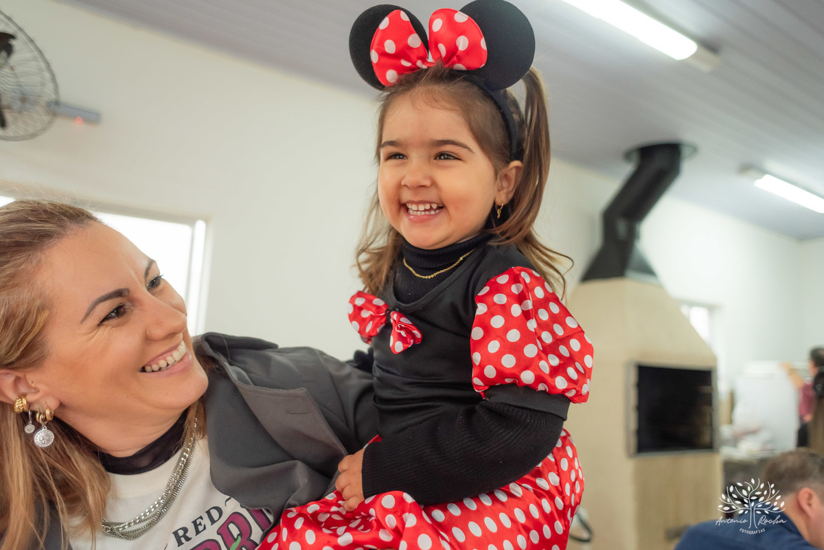 Fotografia infantil - 3 anos - Minnie - Ensaios fotográficos - Primeira infância - Churrasco de aniversário - Comemoração intimista - Fotógrafo profissional - Festas de aniversário - Fotografia de família - Antonio Rocha Fotografias - Pelotas