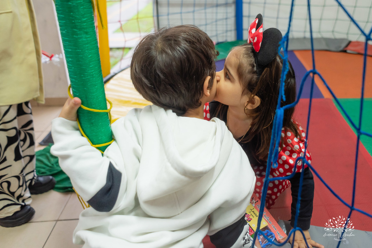Fotografia infantil - 3 anos - Minnie - Ensaios fotográficos - Primeira infância - Churrasco de aniversário - Comemoração intimista - Fotógrafo profissional - Festas de aniversário - Fotografia de família - Antonio Rocha Fotografias - Pelotas