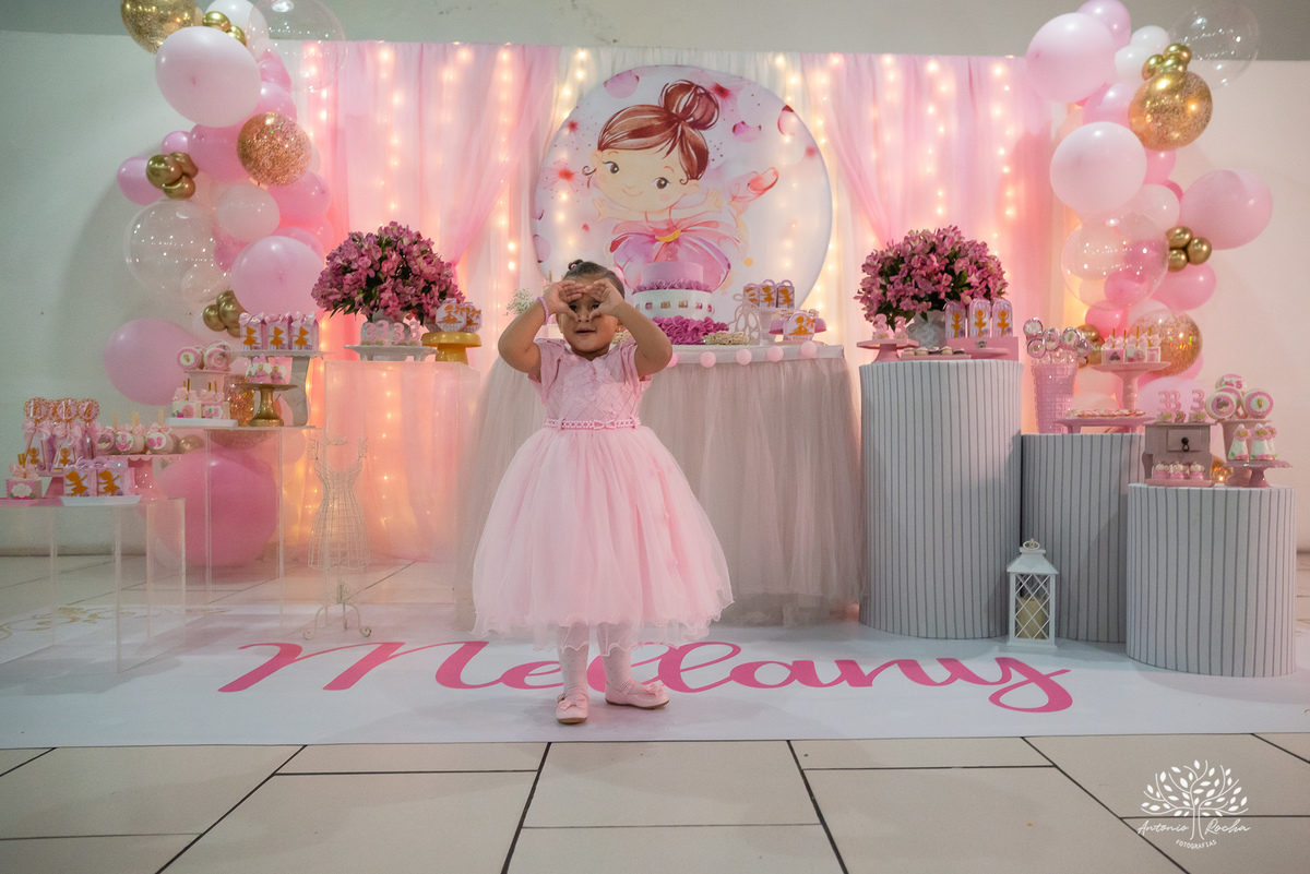 bailarina - Mellany - festa de aniversário - 3 anos - decoração - mesa de bolo - - riso - playground - parabéns - boas vibrações - docinhos - família - confiança - registros especiais - Antonio Rocha Fotografias-Pelotas-Cliff Kids