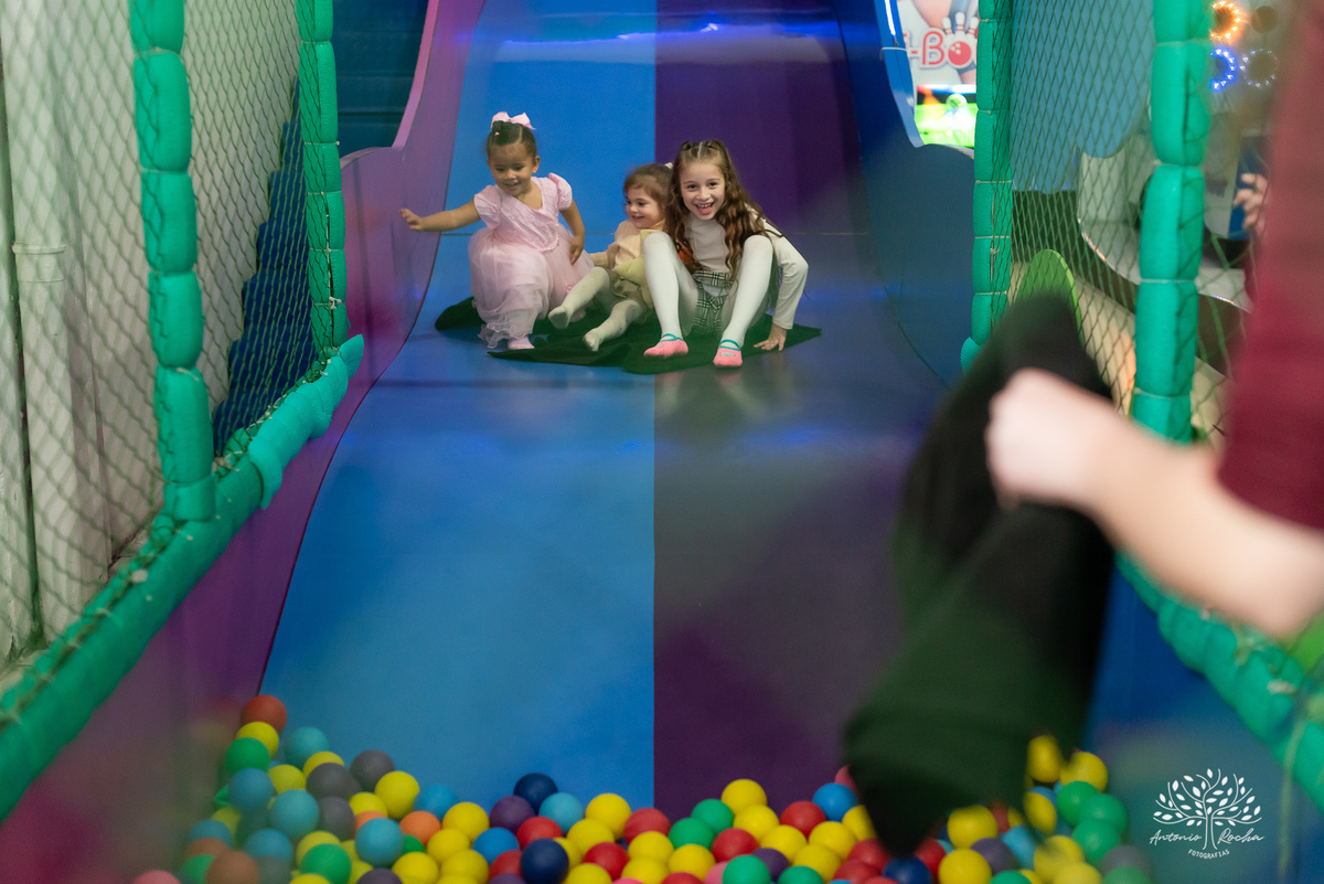bailarina - Mellany - festa de aniversário - 3 anos - decoração - mesa de bolo - - riso - playground - parabéns - boas vibrações - docinhos - família - confiança - registros especiais - Antonio Rocha Fotografias-Pelotas-Cliff Kids