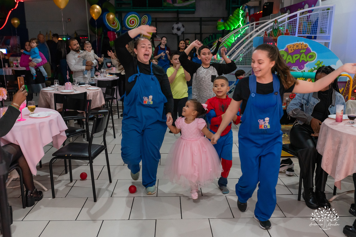 bailarina - Mellany - festa de aniversário - 3 anos - decoração - mesa de bolo - - riso - playground - parabéns - boas vibrações - docinhos - família - confiança - registros especiais - Antonio Rocha Fotografias-Pelotas-Cliff Kids