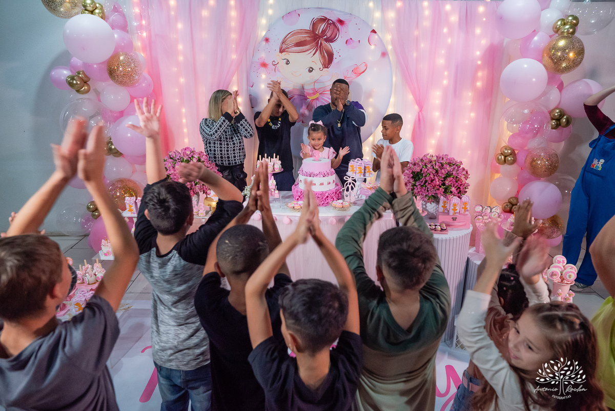 bailarina - Mellany - festa de aniversário - 3 anos - decoração - mesa de bolo - - riso - playground - parabéns - boas vibrações - docinhos - família - confiança - registros especiais - Antonio Rocha Fotografias-Pelotas-Cliff Kids