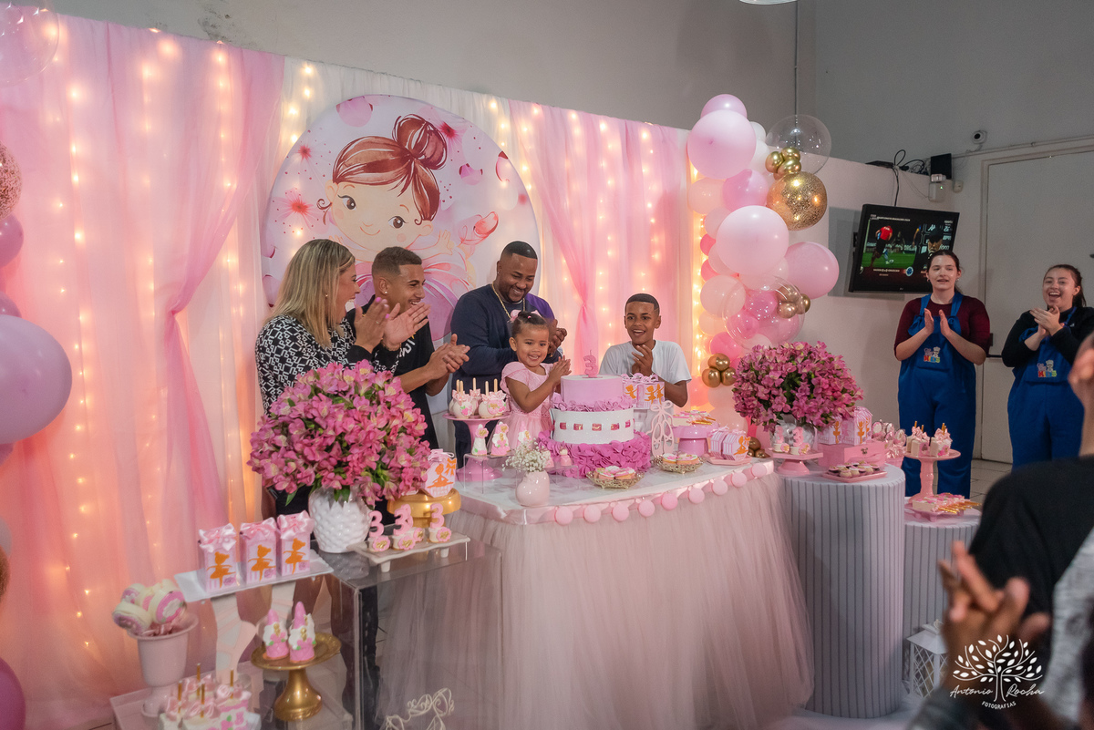 bailarina - Mellany - festa de aniversário - 3 anos - decoração - mesa de bolo - - riso - playground - parabéns - boas vibrações - docinhos - família - confiança - registros especiais - Antonio Rocha Fotografias-Pelotas-Cliff Kids