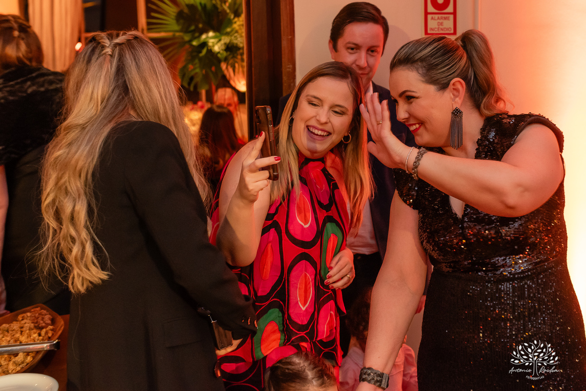 40 Anos - Luciana Cunha - Comemorar - Amigos - Familiares - Clube Dunas - Pelotas - Dra. Luciana Cunha - Jukebox - Músicas Atuais - Clássicos dos Anos 90 - Dançaram - Vida - Fotografia - Sorriso - Abraço -  Fotos - Emoções - Antonio Rocha Fotografias