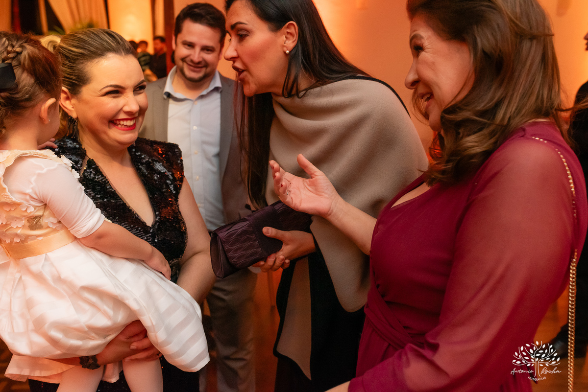 40 Anos - Luciana Cunha - Comemorar - Amigos - Familiares - Clube Dunas - Pelotas - Dra. Luciana Cunha - Jukebox - Músicas Atuais - Clássicos dos Anos 90 - Dançaram - Vida - Fotografia - Sorriso - Abraço -  Fotos - Emoções - Antonio Rocha Fotografias