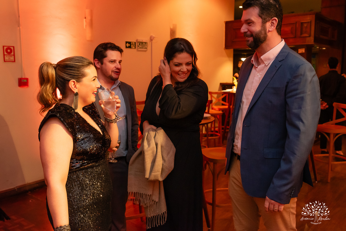 40 Anos - Luciana Cunha - Comemorar - Amigos - Familiares - Clube Dunas - Pelotas - Dra. Luciana Cunha - Jukebox - Músicas Atuais - Clássicos dos Anos 90 - Dançaram - Vida - Fotografia - Sorriso - Abraço -  Fotos - Emoções - Antonio Rocha Fotografias