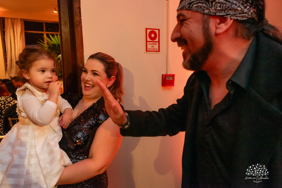 40 Anos - Luciana Cunha - Comemorar - Amigos - Familiares - Clube Dunas - Pelotas - Dra. Luciana Cunha - Jukebox - Músicas Atuais - Clássicos dos Anos 90 - Dançaram - Vida - Fotografia - Sorriso - Abraço -  Fotos - Emoções - Antonio Rocha Fotografias