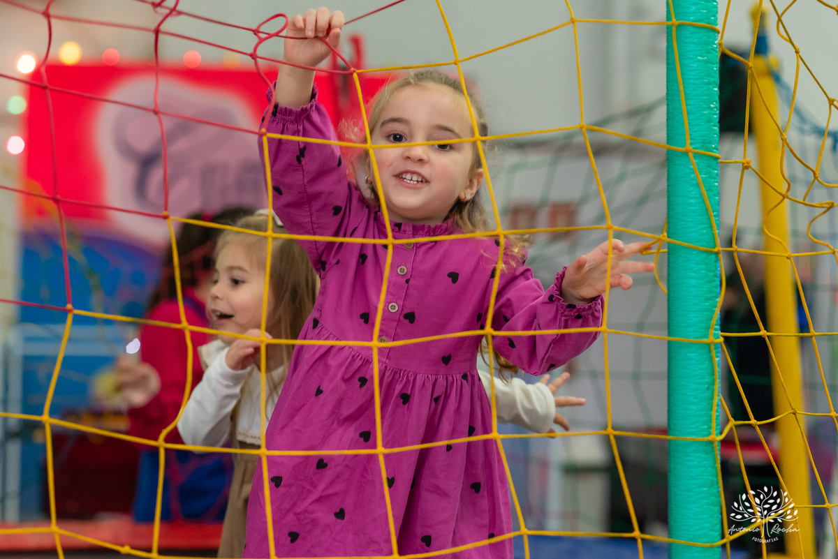 festa infantil - aniversário de 4 anos - Caio - alegria - esperto - apaixonado por carros - aventura - descobertas - brincadeiras - família - amigos - celebração - parabéns - decoração de carros - pelúcias - fotografia de festa - Antonio Rocha Fotografias