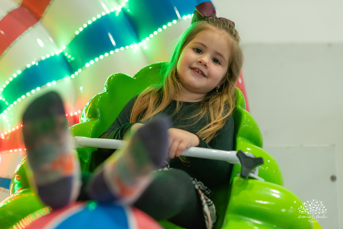 festa infantil - aniversário de 4 anos - Caio - alegria - esperto - apaixonado por carros - aventura - descobertas - brincadeiras - família - amigos - celebração - parabéns - decoração de carros - pelúcias - fotografia de festa - Antonio Rocha Fotografias