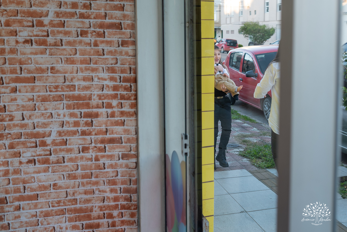 festa em dose dupla - Joaquim - Vicente - aniversário infantil - diversão - irmãos gêmeos - fofura - esperteza - sem sapato - brincadeiras - parabéns - animação - chuva de neve - abraços - carinho - memórias especiais - Antonio Rocha Fotografias-pelotas