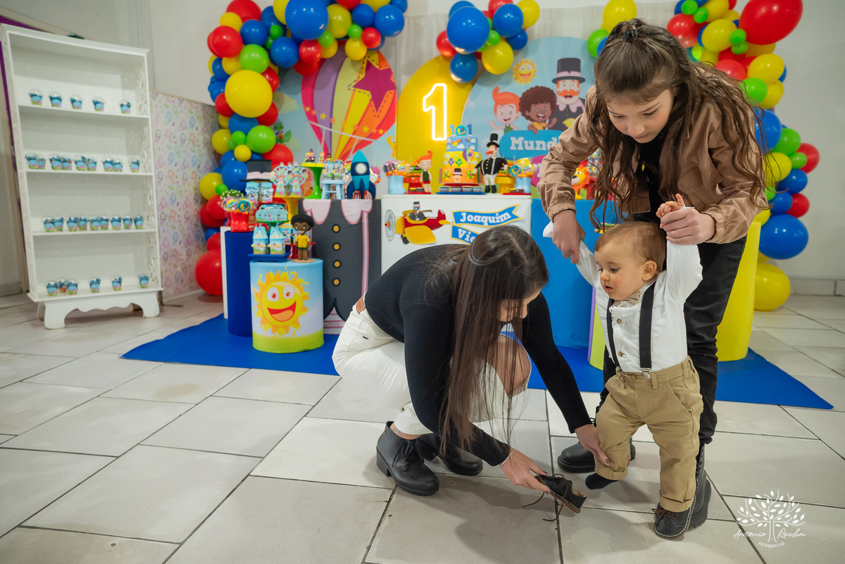 festa em dose dupla - Joaquim - Vicente - aniversário infantil - diversão - irmãos gêmeos - fofura - esperteza - sem sapato - brincadeiras - parabéns - animação - chuva de neve - abraços - carinho - memórias especiais - Antonio Rocha Fotografias-Pelotas