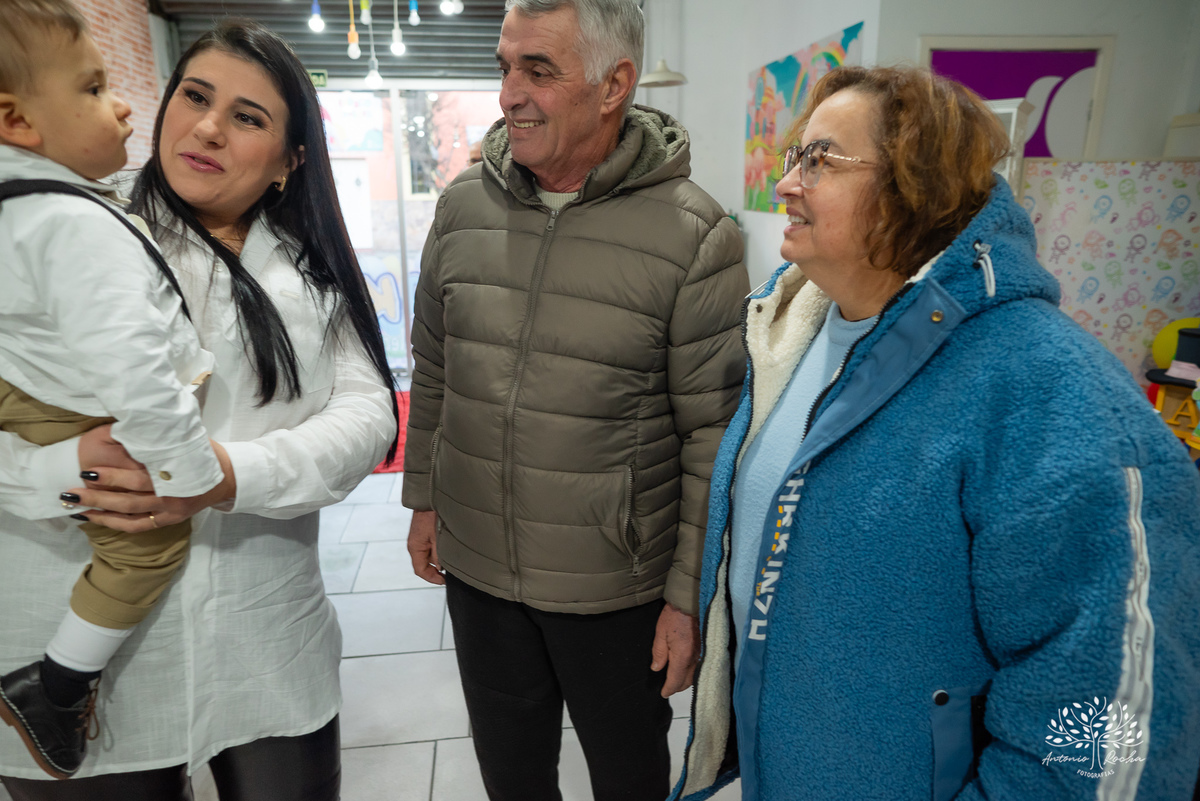 festa em dose dupla - Joaquim - Vicente - aniversário infantil - diversão - irmãos gêmeos - fofura - esperteza - sem sapato - brincadeiras - parabéns - animação - chuva de neve - abraços - carinho - memórias especiais - Antonio Rocha Fotografias-Pelotas