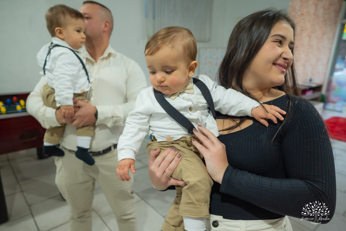 festa em dose dupla - Joaquim - Vicente - aniversário infantil - diversão - irmãos gêmeos - fofura - esperteza - sem sapato - brincadeiras - parabéns - animação - chuva de neve - abraços - carinho - memórias especiais - Antonio Rocha Fotografias-Pelotas