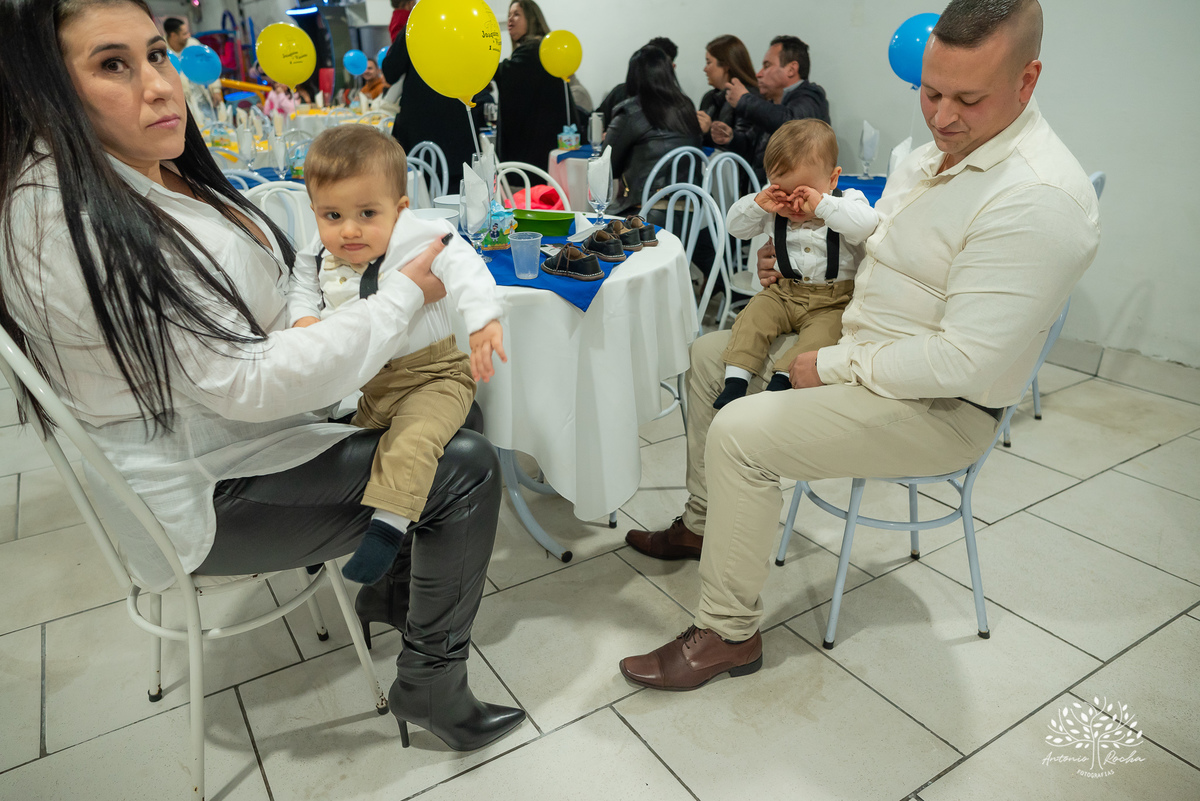 festa em dose dupla - Joaquim - Vicente - aniversário infantil - diversão - irmãos gêmeos - fofura - esperteza - sem sapato - brincadeiras - parabéns - animação - chuva de neve - abraços - carinho - memórias especiais - Antonio Rocha Fotografias-Pelotas