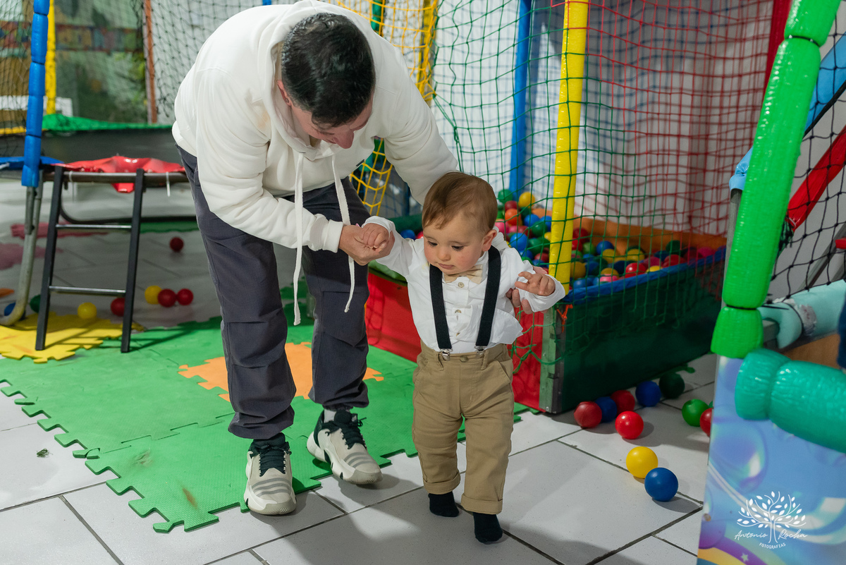 festa em dose dupla - Joaquim - Vicente - aniversário infantil - diversão - irmãos gêmeos - fofura - esperteza - sem sapato - brincadeiras - parabéns - animação - chuva de neve - abraços - carinho - memórias especiais - Antonio Rocha Fotografias-Pelotas