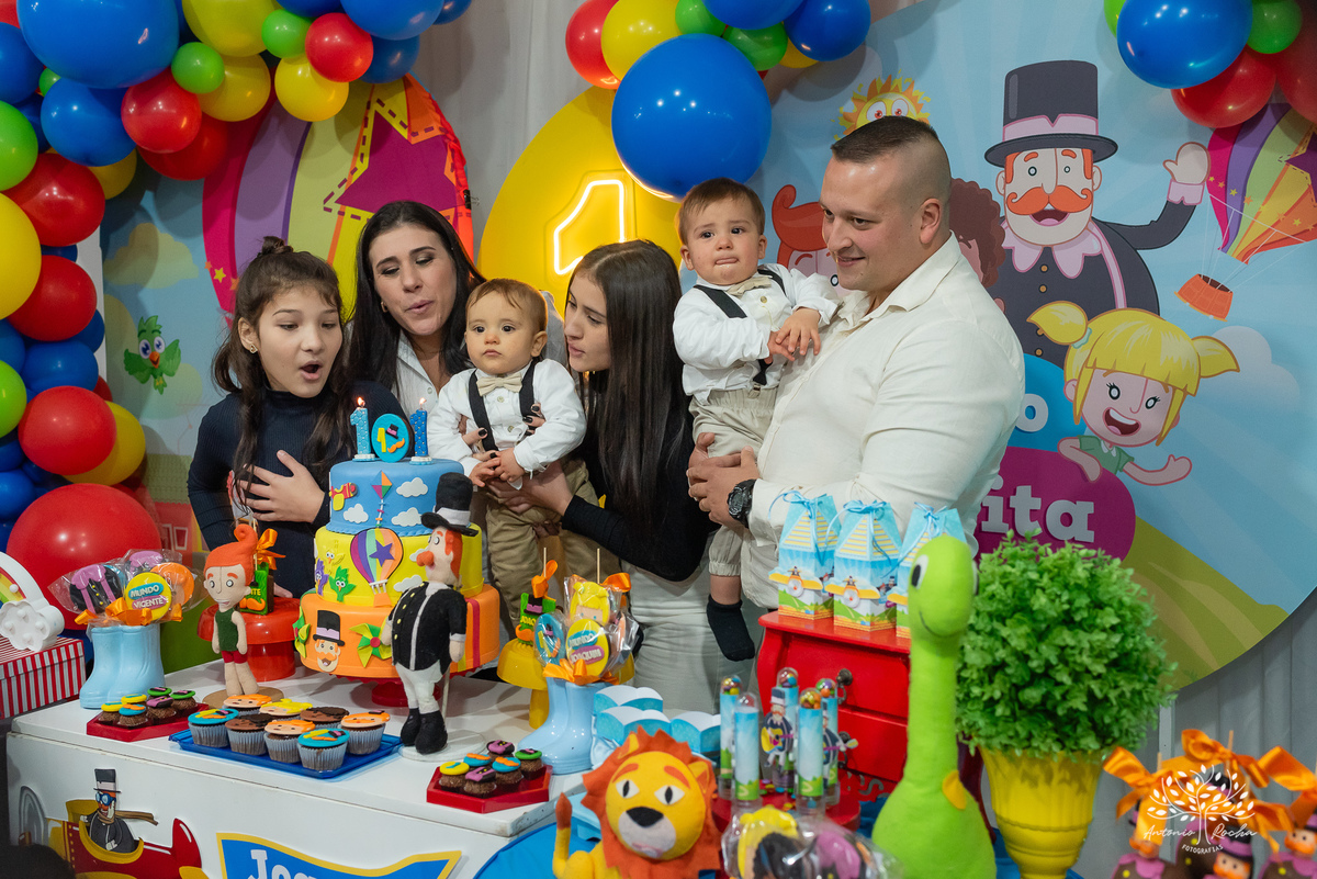 festa em dose dupla - Joaquim - Vicente - aniversário infantil - diversão - irmãos gêmeos - fofura - esperteza - sem sapato - brincadeiras - parabéns - animação - chuva de neve - abraços - carinho - memórias especiais - Antonio Rocha Fotografias-Pelotas