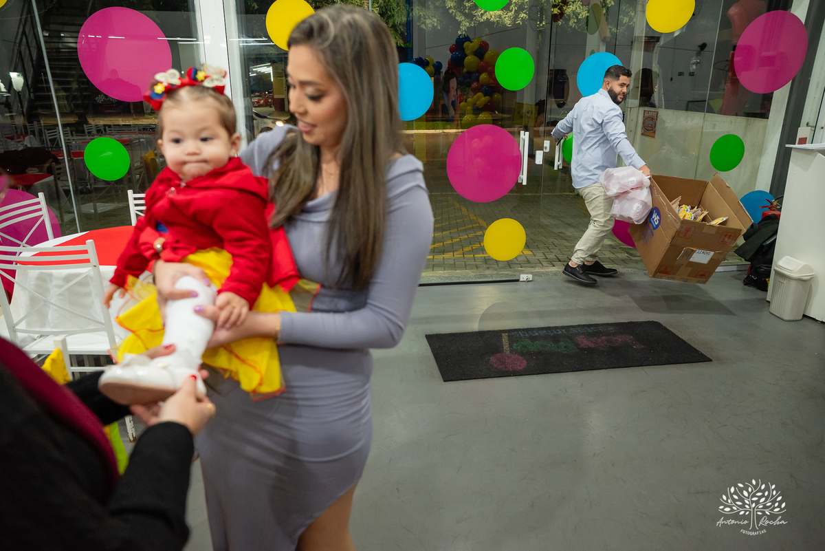 aniversário infantil - festa de aniversário - Branca de Neve - Maitê - fotografia infantil - primeiro ano - YouTube Kids - momentos especiais - família - amigos - risadas - decoração temática - Antonio Rocha Fotografias - luz da família-Pelotas