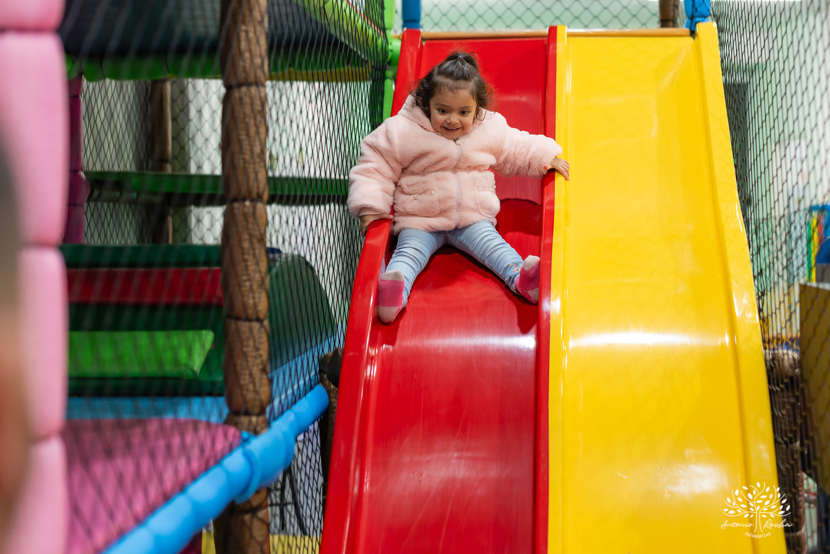 aniversário infantil - festa de aniversário - Branca de Neve - Maitê - fotografia infantil - primeiro ano - YouTube Kids - momentos especiais - família - amigos - risadas - decoração temática - Antonio Rocha Fotografias - luz da família-Pelotas