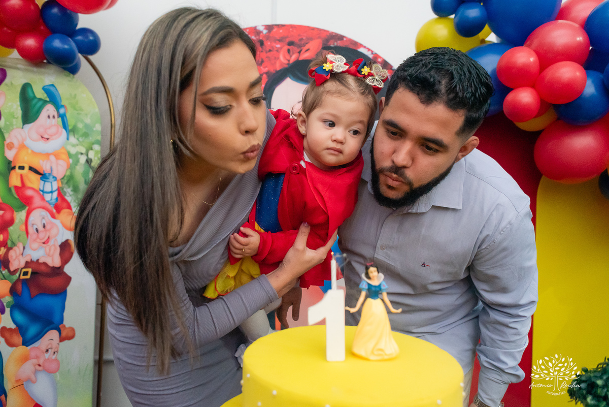 aniversário infantil - festa de aniversário - Branca de Neve - Maitê - fotografia infantil - primeiro ano - YouTube Kids - momentos especiais - família - amigos - risadas - decoração temática - Antonio Rocha Fotografias - luz da família-Pelotas