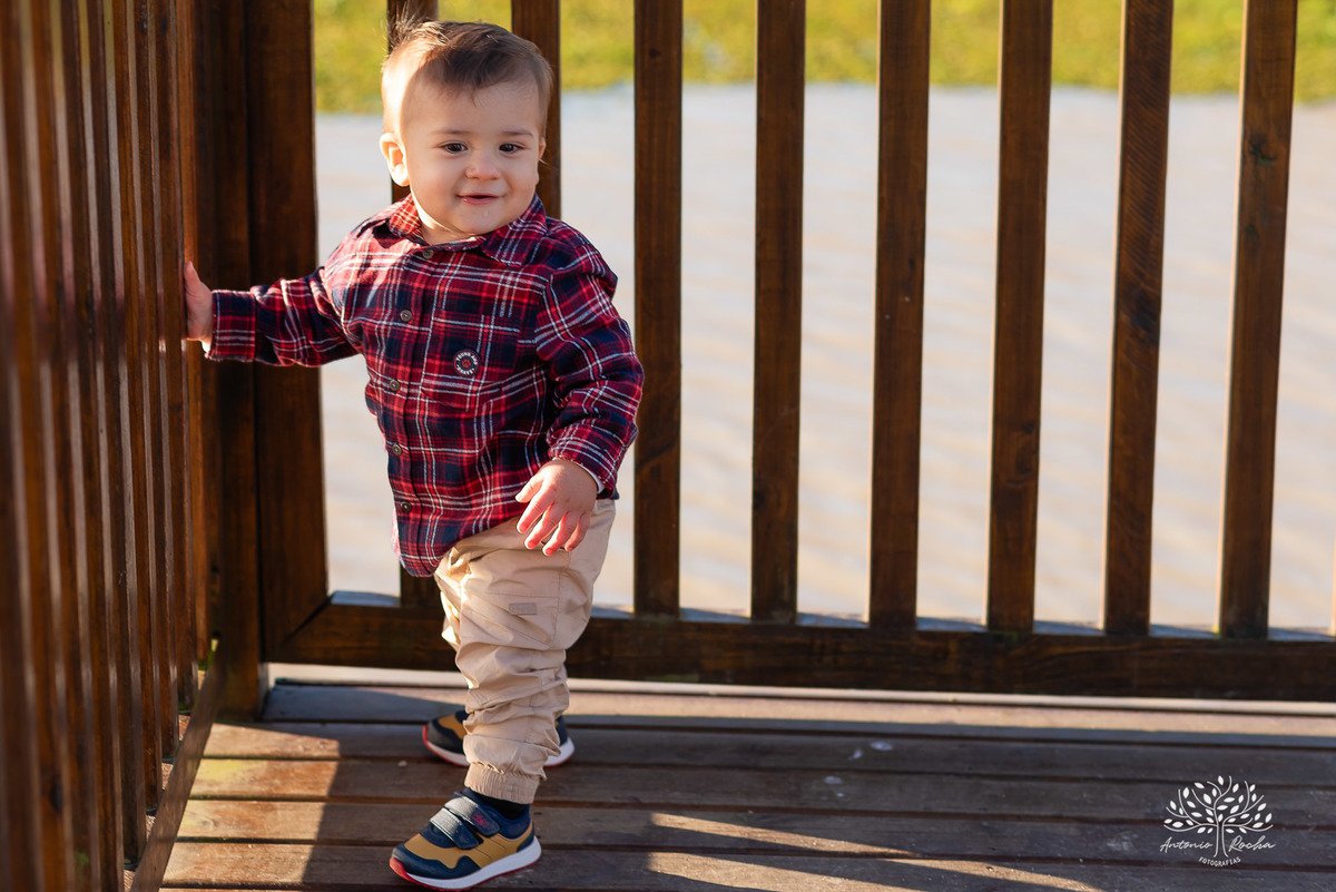 ensaio fotográfico-gêmeos-Joaquim e Vicente-Tio Antonio-fotografia infantil-pré-festa de primeiro aninho-tarde de sol-memórias divertidas-fotos de família-pôr do sol-fotos autênticas- brincadeiras–fotografia profissional-Pelotas-Antonio Rocha Fotografias