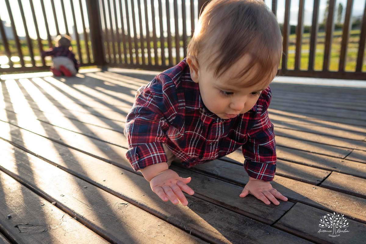 ensaio fotográfico-gêmeos-Joaquim e Vicente-Tio Antonio-fotografia infantil-pré-festa de primeiro aninho-tarde de sol-memórias divertidas-fotos de família-pôr do sol-fotos autênticas- brincadeiras–fotografia profissional-Pelotas-Antonio Rocha Fotografias