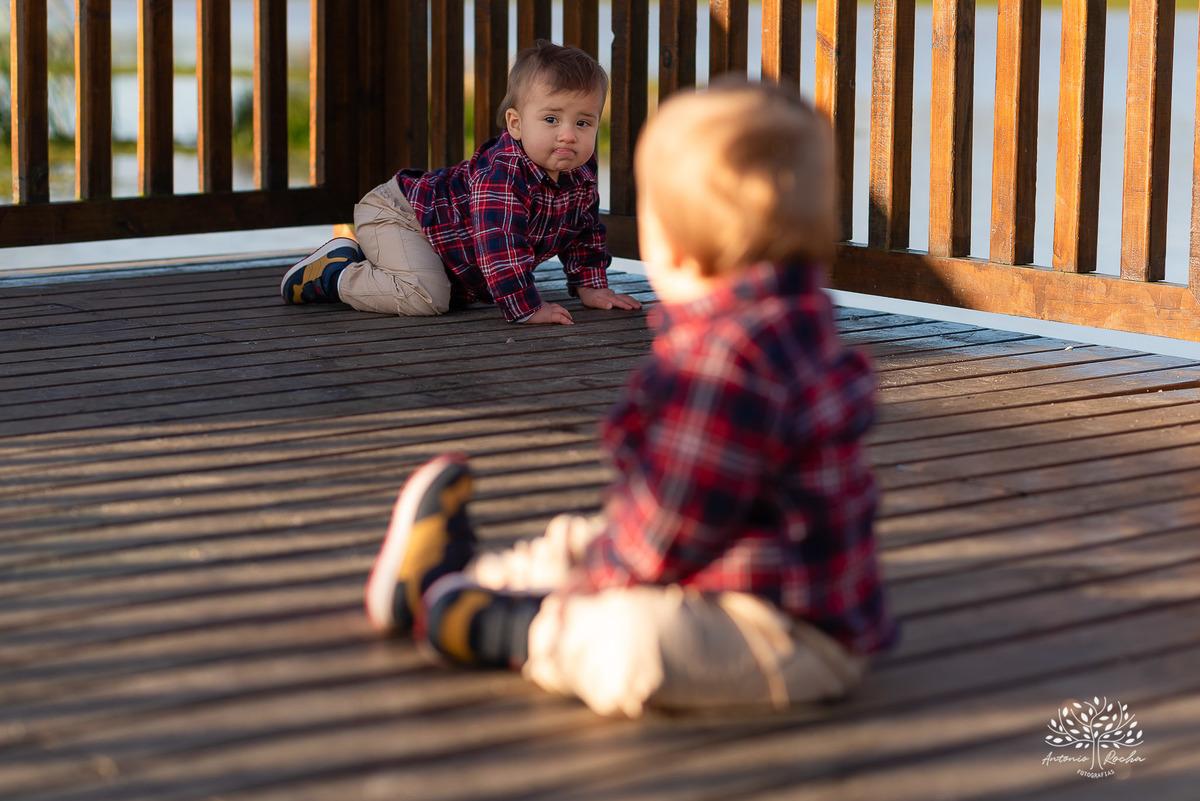 ensaio fotográfico-gêmeos-Joaquim e Vicente-Tio Antonio-fotografia infantil-pré-festa de primeiro aninho-tarde de sol-memórias divertidas-fotos de família-pôr do sol-fotos autênticas- brincadeiras–fotografia profissional-Pelotas-Antonio Rocha Fotografias