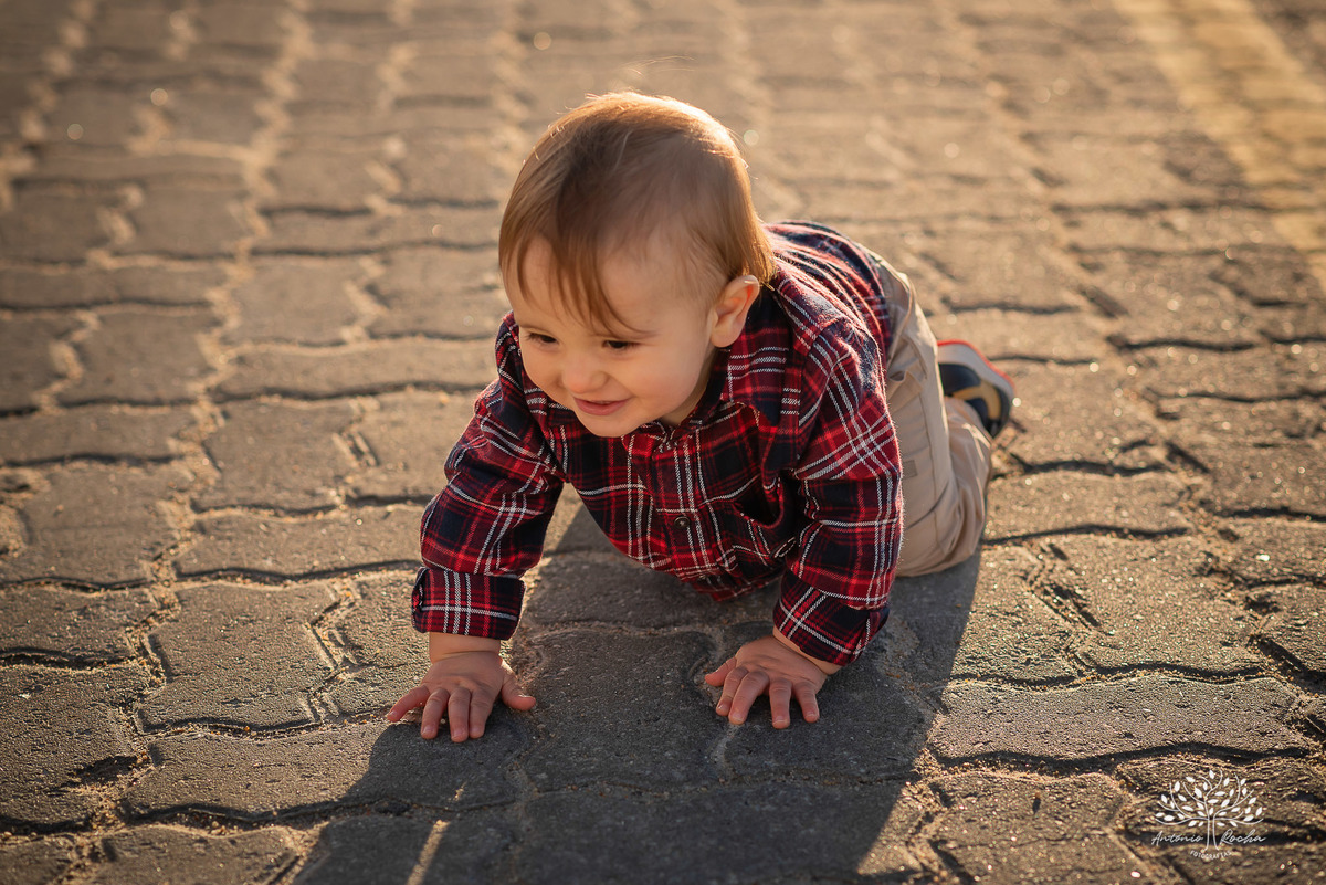 ensaio fotográfico-gêmeos-Joaquim e Vicente-Tio Antonio-fotografia infantil-pré-festa de primeiro aninho-tarde de sol-memórias divertidas-fotos de família-pôr do sol-fotos autênticas- brincadeiras–fotografia profissional-Pelotas-Antonio Rocha Fotografias