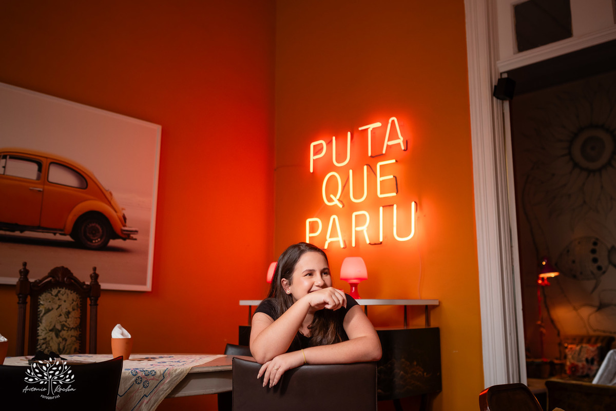 ensaio - pré-festa - 15 anos - debutante - Maitê - café Cúrcuma - risos - personalidade - Monte Bonito - raízes - essência - família - verdade - conexão - momentos únicos - preparação - festa - confiança - carinho - Antonio Rocha Fotografias