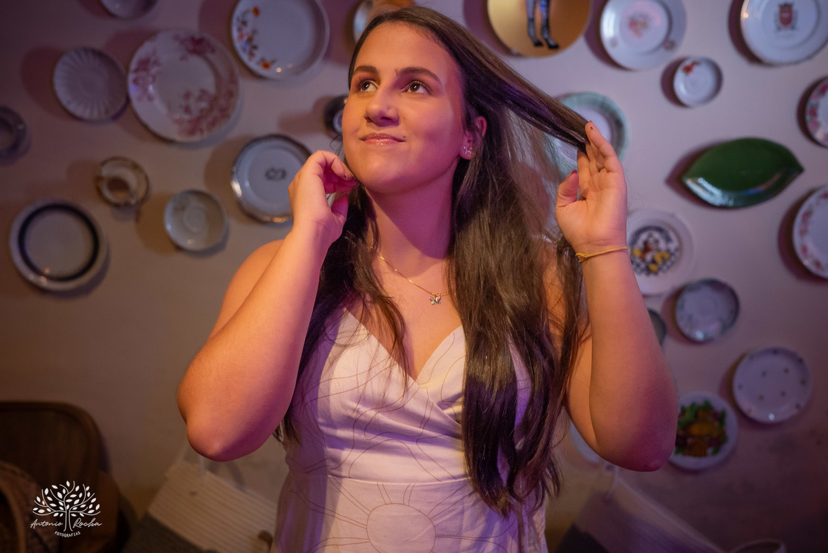 ensaio - pré-festa - 15 anos - debutante - Maitê - café Cúrcuma - risos - personalidade - Monte Bonito - raízes - essência - família - verdade - conexão - momentos únicos - preparação - festa - confiança - carinho - Antonio Rocha Fotografias