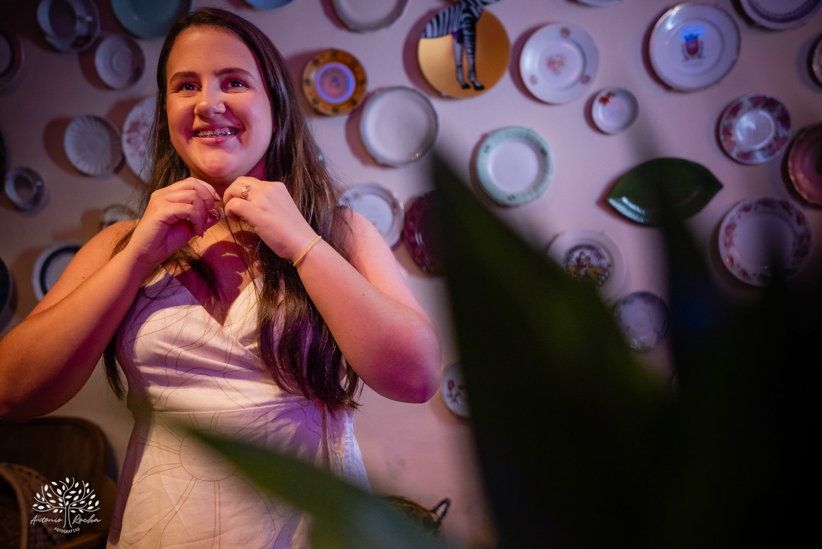 ensaio - pré-festa - 15 anos - debutante - Maitê - café Cúrcuma - risos - personalidade - Monte Bonito - raízes - essência - família - verdade - conexão - momentos únicos - preparação - festa - confiança - carinho - Antonio Rocha Fotografias