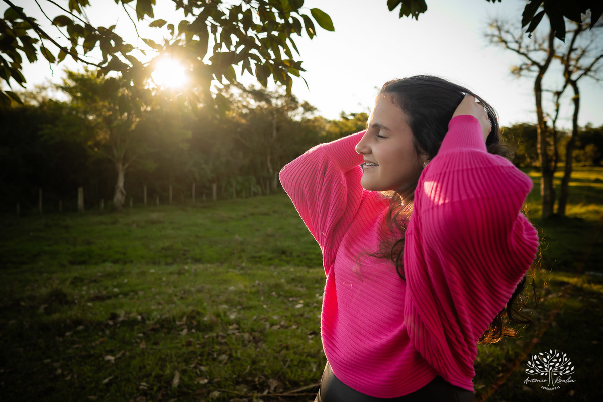 ensaio - pré-festa - 15 anos - debutante - Maitê - café Cúrcuma - risos - personalidade - Monte Bonito - raízes - essência - família - verdade - conexão - momentos únicos - preparação - festa - confiança - carinho - Antonio Rocha Fotografias
