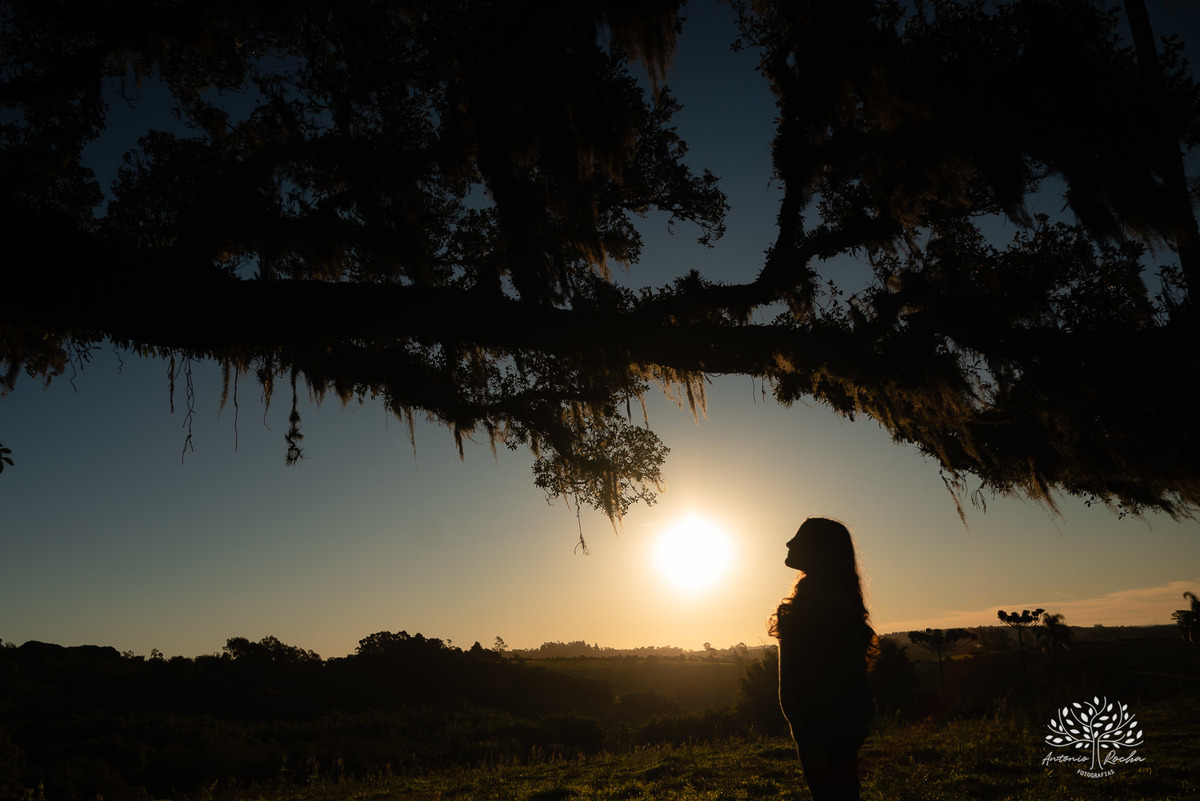 ensaio - pré-festa - 15 anos - debutante - Maitê - café Cúrcuma - risos - personalidade - Monte Bonito - raízes - essência - família - verdade - conexão - momentos únicos - preparação - festa - confiança - carinho - Antonio Rocha Fotografias