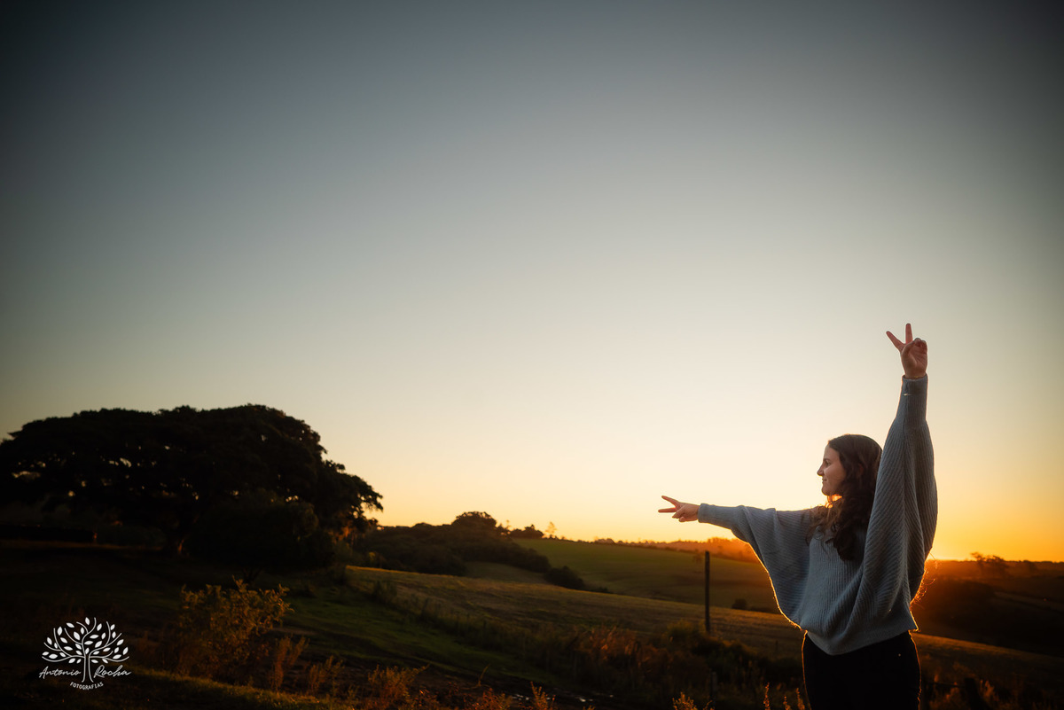 ensaio - pré-festa - 15 anos - debutante - Maitê - café Cúrcuma - risos - personalidade - Monte Bonito - raízes - essência - família - verdade - conexão - momentos únicos - preparação - festa - confiança - carinho - Antonio Rocha Fotografias